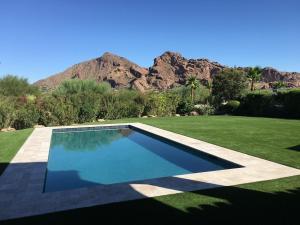 phoenix az artificial grass pool surround