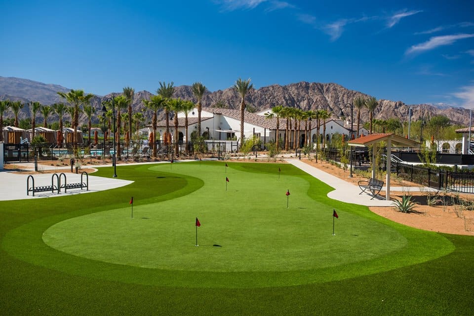 6000 sf Putting Green in artificial grass