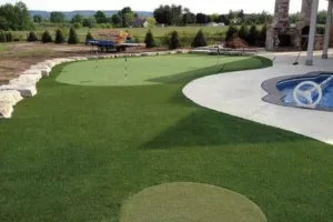 Private Backyard Putting Green in artificial grass